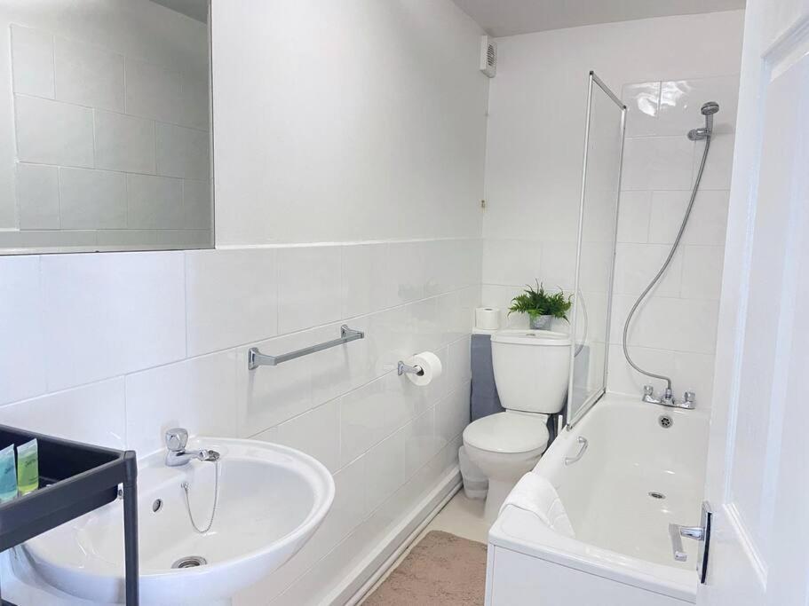 Апартаменти Stylish & Tranquil Flat With Excellent Connections Лондон Екстер'єр фото